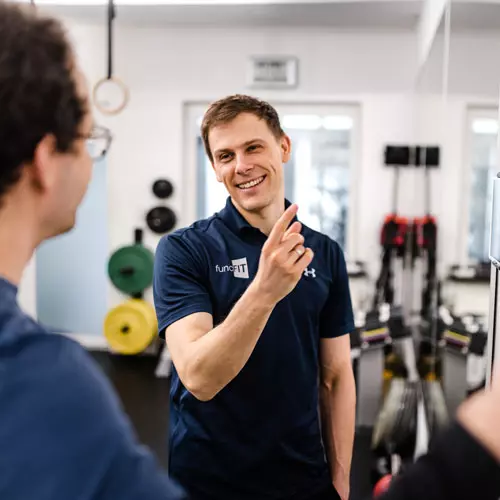 Spaß beim Training mit Personal Trainer Wiktor Diamant